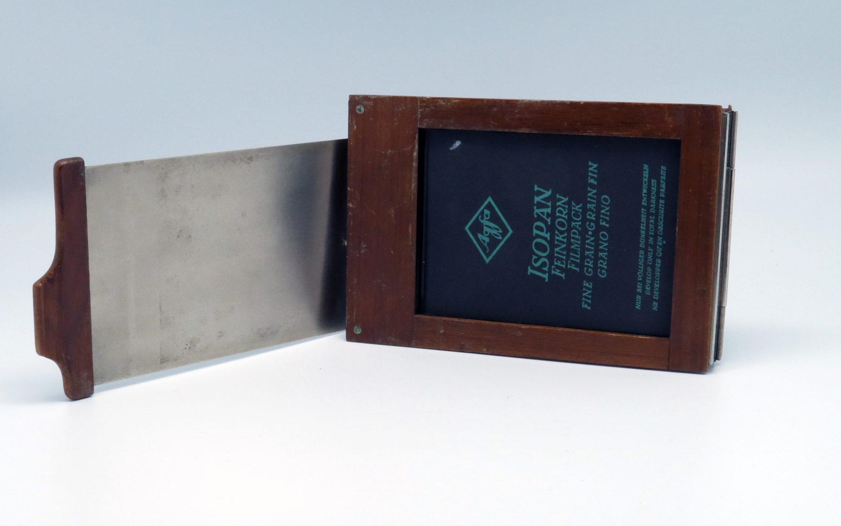 Contessa Nettel Deckrullo Tropen Version - Clean Cameras | Markus Säuberli