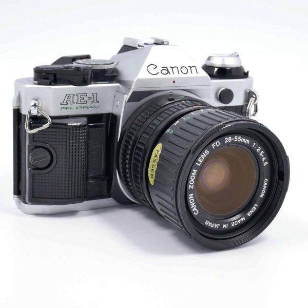 Canon AE-1 Program mit Canon FD 28-55 mm | Clean-Cameras.ch