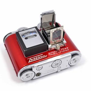 Kamera aus der Schweiz: Tessina Automatic 35 in rot | Clean-Cameras.ch