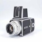 Hasselblad 500 C +Carl Zeiss Planar 80 mm + A12 Magazin | Clean-Cameras.ch