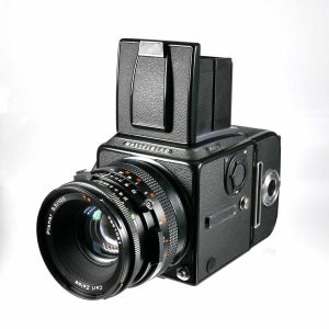 Hasselblad 503CX black mit Carl Zeiss T* CF 3.5/100mm +A12+Acute Mate | Clean-Cameras.ch