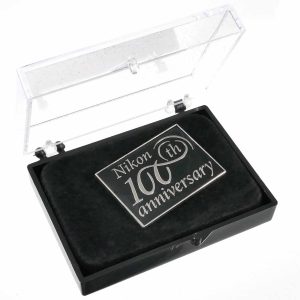 Nikon 100 th. anniversary Pin | Clean-Cameras.ch
