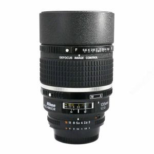 Nikon AF-DC-Nikkor 135 mm / 2.0 D | Clean-Cameras.ch