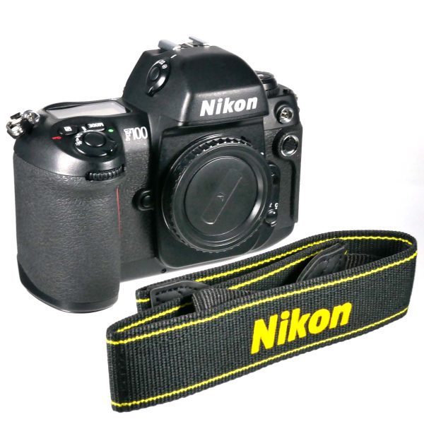 Nikon F100 Gehäuse (ohne klebrige Rückwand) | Clean-Cameras.ch