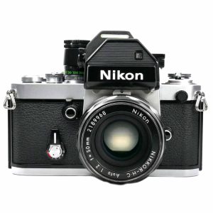 Nikon F2s chrome + Nikon 2/50mm | Clean-Cameras.ch