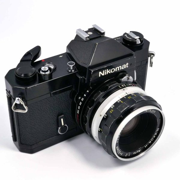 Nikomat FT2 black mit Nikkor-H 2.0 / 50 mm | Clean-Cameras.ch