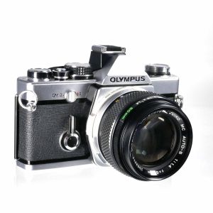 Olympus OM-2n + Olympus 50mm/1.4 + Zubehör | Clean-Cameras.ch