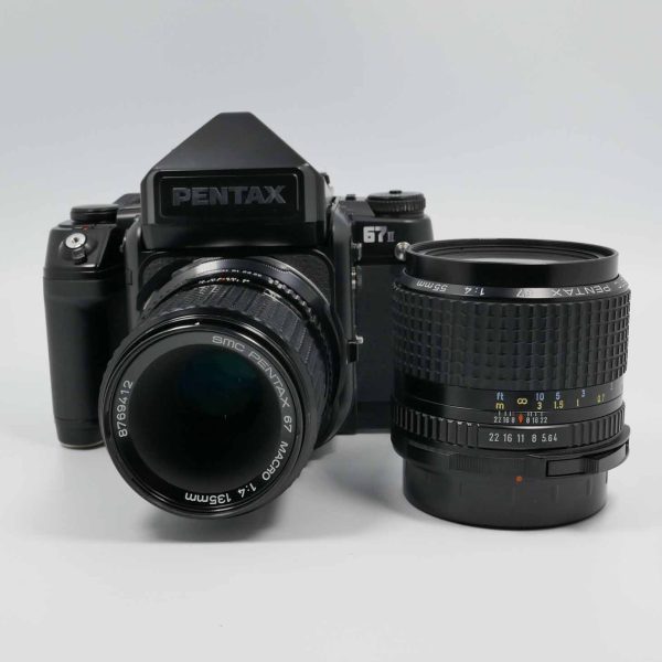 Pentax 67 II + Macro 135 mm + 55 mm | Clean-Cameras.ch
