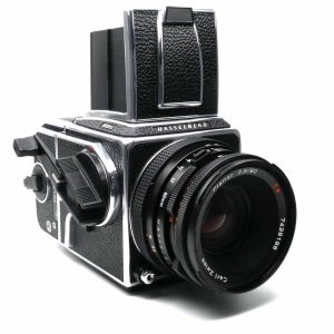 Hasselblad 503 CXi + Carl Zeiss CF 80mm + 2x A12 Magazin