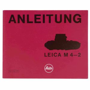 Die Gebrauchsanleitung zur Leica M4-2 in deutscher Sprache ist komplett und ohne Markierungen oder Notitzen. Der Umschlag zeigt nur minimale Gebrauchsspuren. von clean-cameras