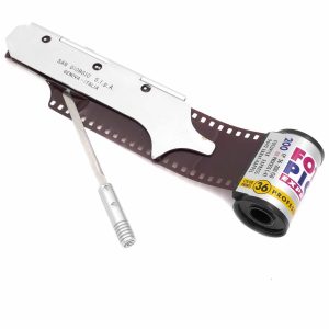 Dieser San Giorgio Film Trimmer von clean-cameras wird mit dem Originalmesser geliefert.