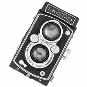 Rolleiflex Automat 3 Die kompakte Rolleiflex Automat 3 mit der No. 934976 und dem Carl Zeiss Jena Tessar 3.5/7.5 cm (2501342) ist in einem sehr guten, revidierten Zustand.
