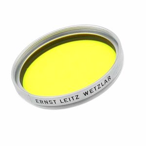 Leica Gelbfilter 1 E39 Dieses Leica Gelbfilter 1 (HOOBE/13086) in chrome ist ein klassischer Farbfilter aus dem Leitz-System und wurde speziell für Objektive mit 39-mm-Filtergewinde entwickelt. Das hier angebotene Exemplar befindet sich in einem perfekten Zustand; weder auf dem Filterglas noch auf der Metallfassung sind Abnutzungsspuren sichtbar. von clean-cameras