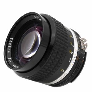 Nikon 85mm /2.0 AIS